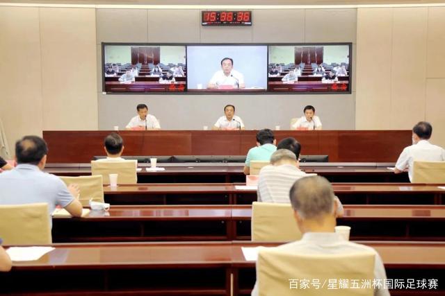 皮尔斯分享：女友素颜令我震惊，选择分手的理由